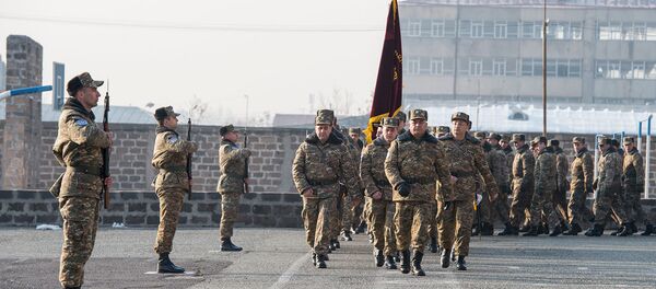 Торжественный марш миротворческой бригады ВС Армении - Sputnik Армения