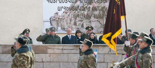 Торжественный марш миротворческой бригады ВС Армении Торжественный марш миротворческой бригады ВС Армении - Sputnik Արմենիա