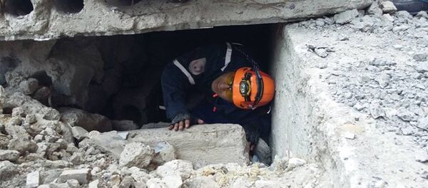 Сотрудник МЧС Сотрудник МЧС - Sputnik Արմենիա