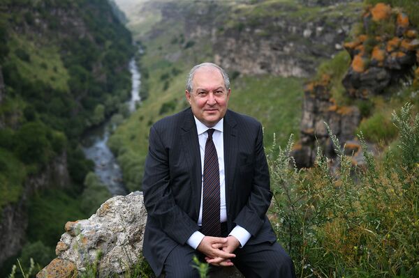 Նորաձև լոռեցիք զարմացրին նախագահին, զույգը հարսանիքի հրավիրեց, տատիկը` հանգստի - Sputnik Արմենիա