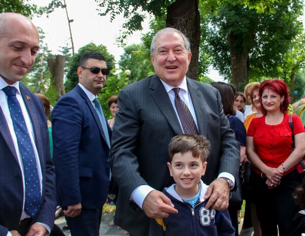 Նորաձև լոռեցիք զարմացրին նախագահին, զույգը հարսանիքի հրավիրեց, տատիկը` հանգստի - Sputnik Արմենիա