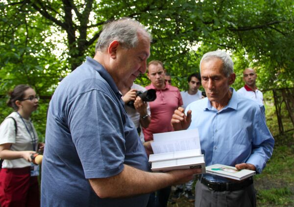 Նորաձև լոռեցիք զարմացրին նախագահին, զույգը հարսանիքի հրավիրեց, տատիկը` հանգստի - Sputnik Արմենիա