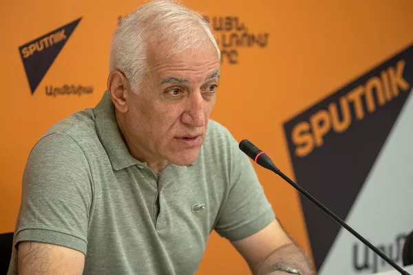 Этот заветный 2050-й: вокруг обещаний Пашиняна ломаются копья Этот заветный 2050-й: вокруг обещаний Пашиняна ломаются копья - Sputnik Армения