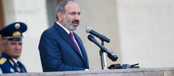 Премьер-министр Никол Пашинян во время церемонии награждения выпускников военно-учебных заведений (22 июля 2019). Еревaн - Sputnik Армения