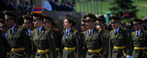 Церемония вручения дипломов выпускникам военно-учебных заведений (22 июля 2019). Еревaн - Sputnik Армения