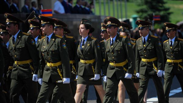 Церемония вручения дипломов выпускникам военно-учебных заведений (22 июля 2019). Еревaн - Sputnik Արմենիա