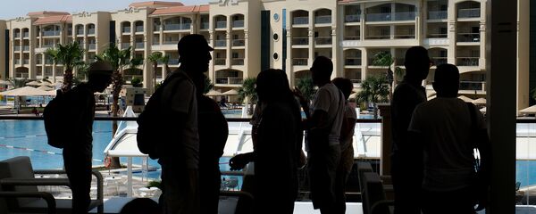 Туристы на территории гостиничного комплекса в Египте - Sputnik Արմենիա