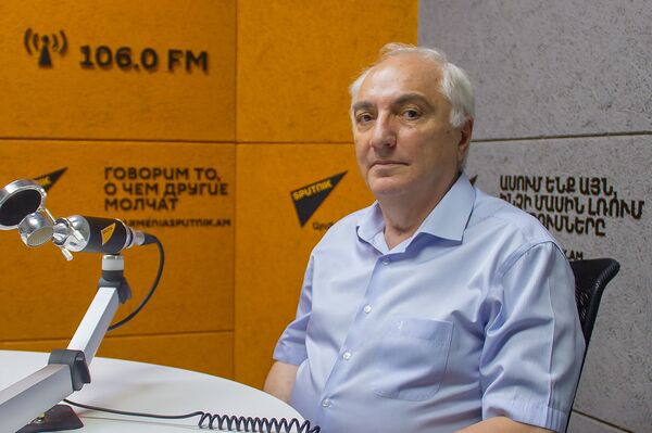 «Ծնող N1 ու N2-ն անթույլատրելի են».  հայ գործիչները` Պուտինի որոշման մասին - Sputnik Արմենիա