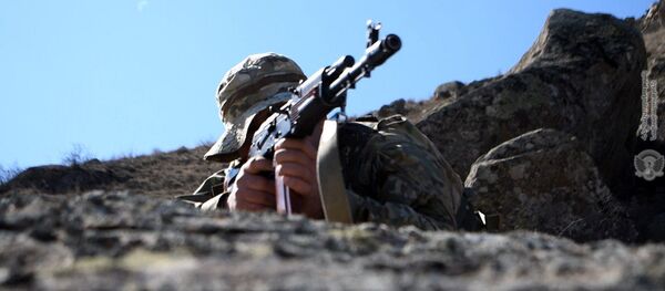 Армянский военнослужащий на тренировках - Sputnik Армения