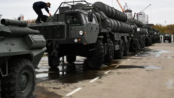 Транспортно-пусковые установки зенитного ракетного комплекса С-400 Триумф - Sputnik Армения