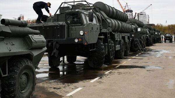 Транспортно-пусковые установки зенитного ракетного комплекса С-400 Триумф - Sputnik Արմենիա