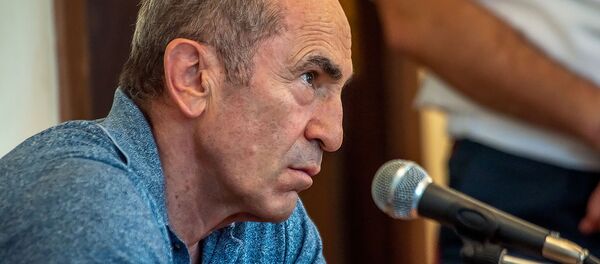 Роберт Кочарян на заседании суда по вопросу частичного снятия ареста с его имущества (24 июля 2019). Еревaн Роберт Кочарян на заседании суда по вопросу частичного снятия ареста с его имущества (24 июля 2019). Еревaн - Sputnik Արմենիա