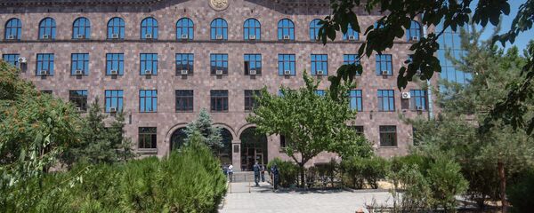 Здание апелляционного суда Армении, где проходит заседание по вопросу частичного снятия ареста с имущества Роберта Кочаряна (24 июля 2019). Еревaн Здание апелляционного суда Армении, где проходит заседание по вопросу частичного снятия ареста с имущества Роберта Кочаряна (24 июля 2019). Еревaн - Sputnik Армения