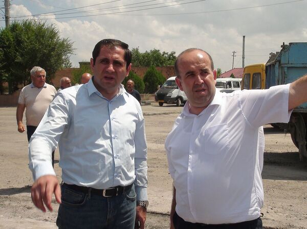 «Վատ աշխատողը պիտի պատժվի». Սուրեն Պապիկյանը հետևեց Գյումրու փողոցաշինական աշխատանքներին «Վատ աշխատողը պիտի պատժվի». Սուրեն Պապիկյանը հետևեց Գյումրու փողոցաշինական աշխատանքներին - Sputnik Արմենիա