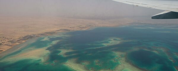 Самолет пролетает над Красным морем - Sputnik Արմենիա