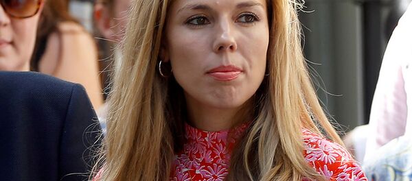 Подруга нового премьер-министра Великобритании Бориса Джонсона Кэрри Саймондс, наблюдает за его выступлением (24 июля 2019). Лондон - Sputnik Արմենիա