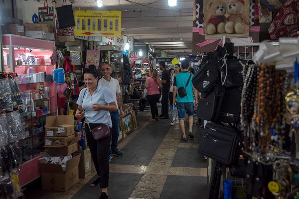 Ереванский колорит, или Как в районе Ерорд мас переплелись искусство и криминал Ереванский колорит, или Как в районе Ерорд мас переплелись искусство и криминал - Sputnik Армения