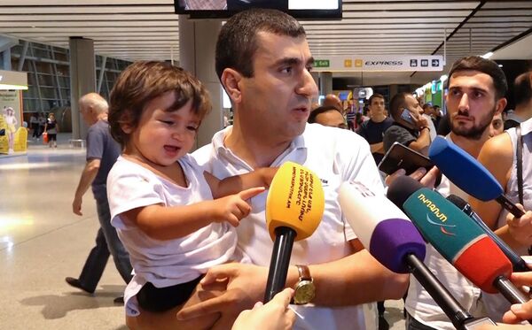 Հուրգադայում մնացած ՀՀ քաղաքացիներից 132–ը վերադարձան հայրենիք. տեսանյութ Հուրգադայում մնացած ՀՀ քաղաքացիներից 132–ը վերադարձան հայրենիք. տեսանյութ - Sputnik Արմենիա