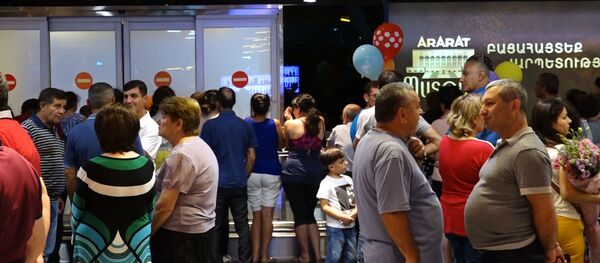 Եգիպտոսում մնացած ՀՀ քաղաքացիները կառավարության կազմակերպած չվերթով վերադարձան հայրենիք Եգիպտոսում մնացած ՀՀ քաղաքացիները կառավարության կազմակերպած չվերթով վերադարձան հայրենիք - Sputnik Արմենիա