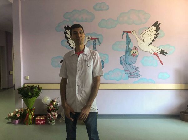 Գյումրիից Սուդան. մանկաբարձ–գինեկոլոգ Արմեն Մկրտչյանը փոխարինելու է Թոմ Քաթինային - Sputnik Արմենիա