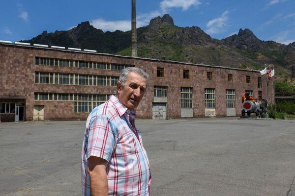 Железные люди не сгибаются — город Алаверди на севере Армении пытается выжить без завода Железные люди не сгибаются — город Алаверди на севере Армении пытается выжить без завода - Sputnik Армения