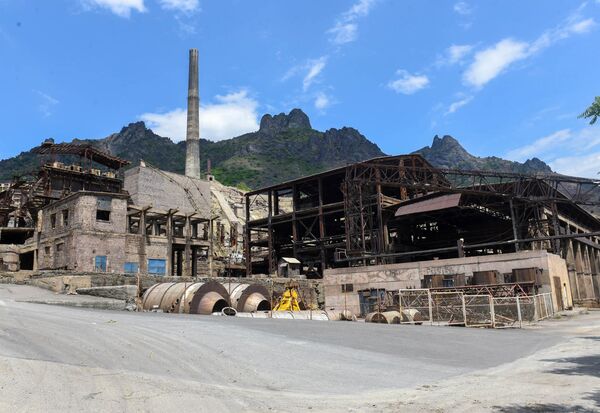 Железные люди не сгибаются — город Алаверди на севере Армении пытается выжить без завода Железные люди не сгибаются — город Алаверди на севере Армении пытается выжить без завода - Sputnik Армения