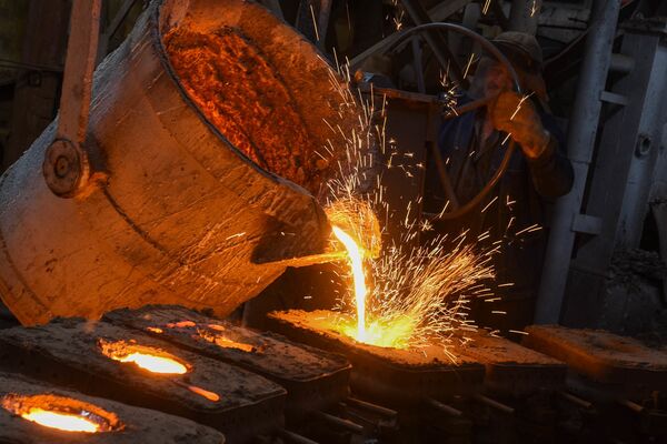 Железные люди не сгибаются — город Алаверди на севере Армении пытается выжить без завода Железные люди не сгибаются — город Алаверди на севере Армении пытается выжить без завода - Sputnik Армения