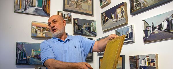 Художник Арарат Саргсян в своей мастерской - Sputnik Արմենիա