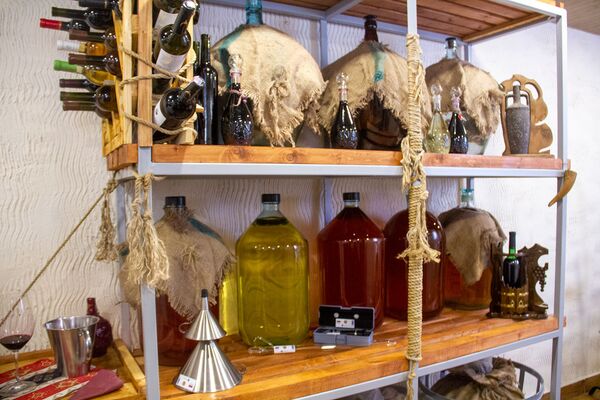 Создать уникальную бумагу своими руками: чем Бюракан удивит туристов, кроме обсерватории - Sputnik Армения