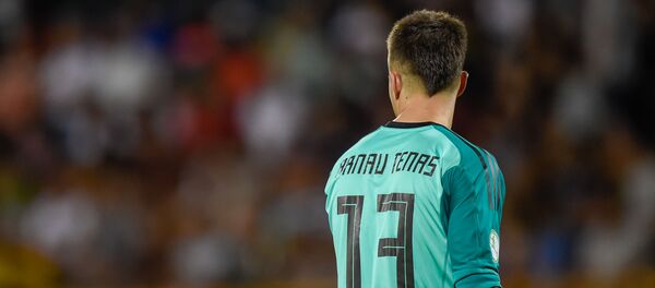 Вратарь молодежной сборной Испании Арнау Тенас в финальном матче чемпионата Европы по футболу (U-19) против сборной Португалии (27 июля 2019). Еревaн Вратарь молодежной сборной Испании Арнау Тенас в финальном матче чемпионата Европы по футболу (U-19) против сборной Португалии (27 июля 2019). Еревaн - Sputnik Արմենիա