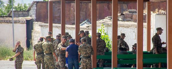 Призывники на Республиканском сборном пункте - Sputnik Արմենիա