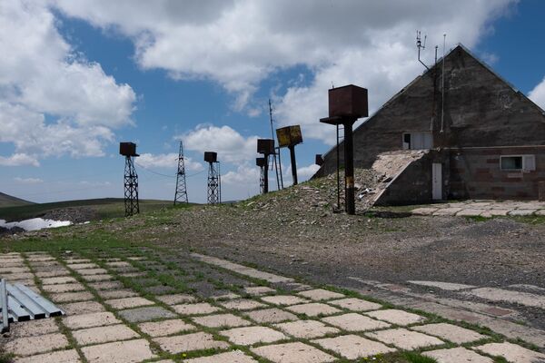Ի՞նչ ճառագայթներ են որսում մեր ֆիզիկոսները տիեզերքին մոտ Արագածից Ի՞նչ ճառագայթներ են որսում մեր ֆիզիկոսները տիեզերքին մոտ Արագածից - Sputnik Արմենիա