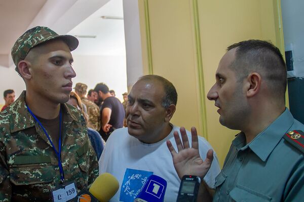 Горячая линия Минобороны Армении: что беспокоит родителей призывников - Sputnik Армения