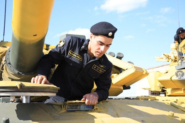 Команда военных из Армении примет участие в соревнованиях Танковый биатлон - Sputnik Армения
