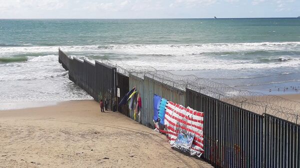 Стена между США и Мексикой  - Sputnik Արմենիա