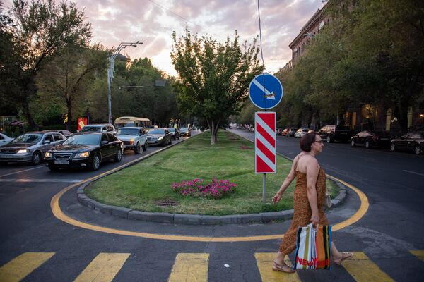 Перчинка, оживившая Ереван – улица Саят-Новы стала для горожан глотком свежего воздуха  - Sputnik Армения