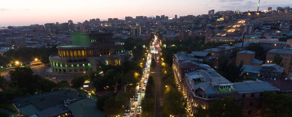 Проспект Саят-Новы с высоты птичьего полета Проспект Саят-Новы с высоты птичьего полета - Sputnik Արմենիա