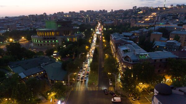 Перчинка, оживившая Ереван – улица Саят-Новы стала для горожан глотком свежего воздуха  - Sputnik Армения