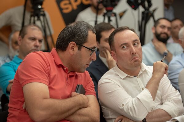 Отношения России и Турции можно называть какими угодно, но точно не теплыми – Лукьянов Отношения России и Турции можно называть какими угодно, но точно не теплыми – Лукьянов - Sputnik Армения