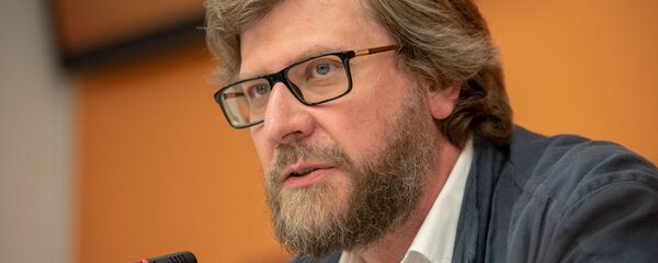 Федор Лукьянов на проекте SputnikPro в мультимедийном пресс-центре Sputnik Армения (1 августа 2019). Еревaн - Sputnik Армения