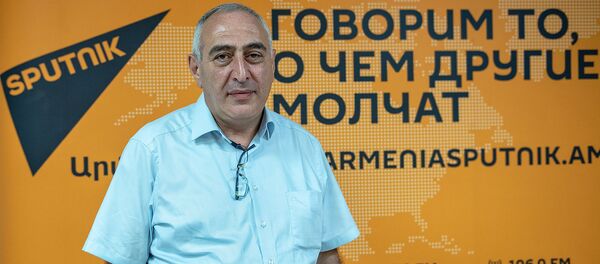 Политтехнолог Карен Кочарян в рамках SputnikPro в мультимедийном пресс-центре Sputnik Армения (1 августа 2019). Еревaн Политтехнолог Карен Кочарян в рамках SputnikPro в мультимедийном пресс-центре Sputnik Армения (1 августа 2019). Еревaн - Sputnik Արմենիա