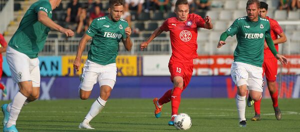 Нападающий ФК Пюник Станислав Ефимов против футболистов чешской команды Яблонец во втором квалификационном матче Лиги Европы (1 августа 2019). Яблонец-над-Нисоу, Чехия - Sputnik Արմենիա