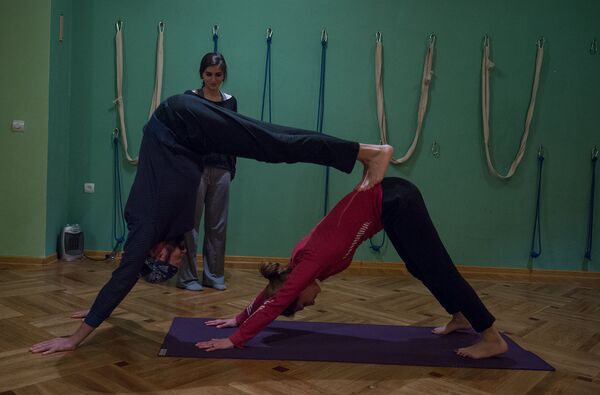 Занятия йогой Занятия йогой - Sputnik Արմենիա