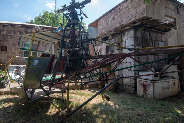 Արթիկցի էլեկտրիկը «Զապորոժեցի» ու «Մոսկվիչի» մասերով ուղղաթիռ է սարքել. մնում է` ճիշտ թռչի Արթիկցի էլեկտրիկը «Զապորոժեցի» ու «Մոսկվիչի» մասերով ուղղաթիռ է սարքել. մնում է` ճիշտ թռչի - Sputnik Արմենիա