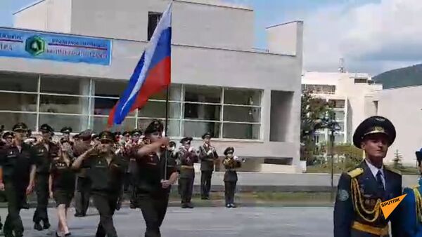 «Խաղաղության մարտիկ» մրցումների մասնակիցները քայլերթ են կազմակերպել Դիլիջանում - Sputnik Արմենիա