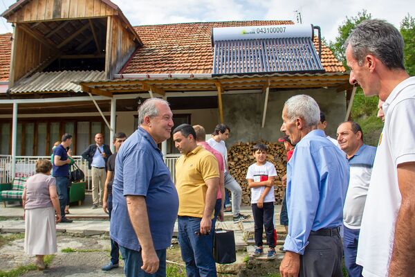 Этот парень опять все испортил: дорога в Дом Гранта Матевосяна Этот парень опять все испортил: дорога в Дом Гранта Матевосяна - Sputnik Армения
