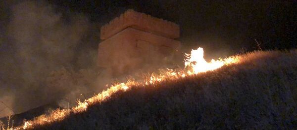 Пожар у Северного въезда в Ереван Пожар у Северного въезда в Ереван - Sputnik Армения