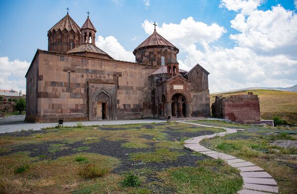 Ստորգետնյա անցում դեպի Թուրքիա, կամ ինչու սելջուկներին չհաջողվեց քանդել Հառիճավանքը Ստորգետնյա անցում դեպի Թուրքիա, կամ ինչու սելջուկներին չհաջողվեց քանդել Հառիճավանքը - Sputnik Արմենիա