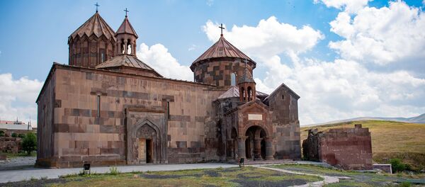 Средневековый монастырский комплекс Аричаванк Средневековый монастырский комплекс Аричаванк - Sputnik Армения