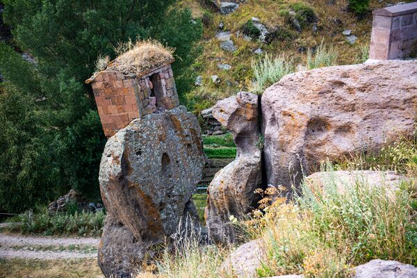 Подземный ход в Турцию, или Почему монголам не удалось разрушить храм в Аричаванке  - Sputnik Армения